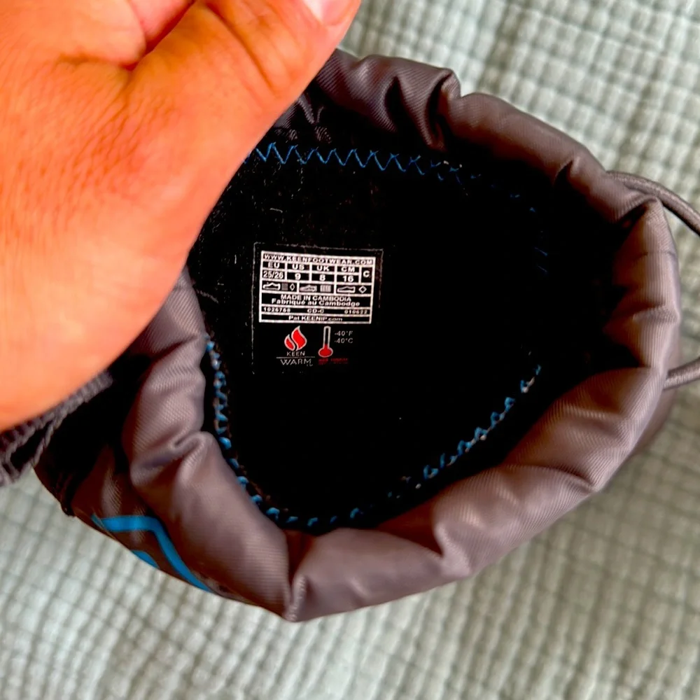 KEEN Kids' Black and Blue Snow Boots - Picture 8 of 11